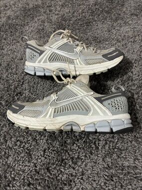 Nike vomero 5